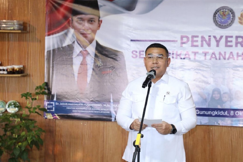 AHY dan Wamen Ossy Serahkan 128 Sertipikat Tanah di Gunungkidul