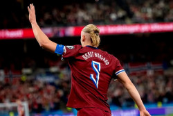 Norwegia Bantai Israel 0-5,  Erling Haaland Hattrick