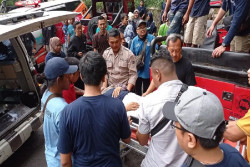 Jip Bawa Lima Mahasiswa UGM Alami Kecelakaan di Karanganyar