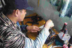 Menjahit Mimpi dari Gunungkidul ke Jogja Fashion Week: Kisah DW Studio