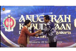 Komitmen Perpustakaan USD Alih Aksara Lontar Kuno