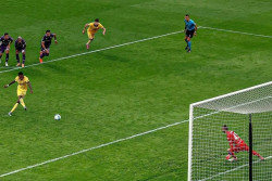 Milan vs Fiorentina Skor 2-1, Rossoneri Menang