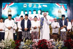Gubernur Ahmad Luthfi Luncurkan Beasiswa Santri dan Pengasuh Pesantren