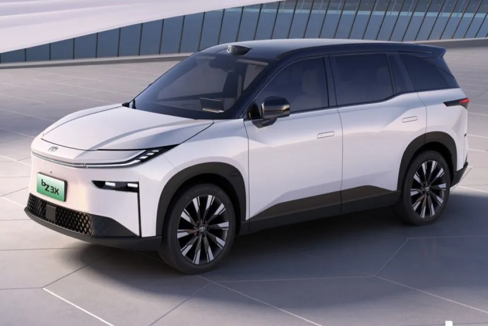 Mobil Toyota SUV Listrik Versi Stir Kanan DIluncurkan di Hong Kong