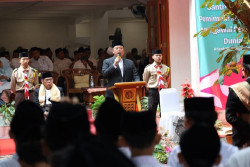Menteri Nusron: Santri Harus Hadir di Ruang Politik dan Birokrasi