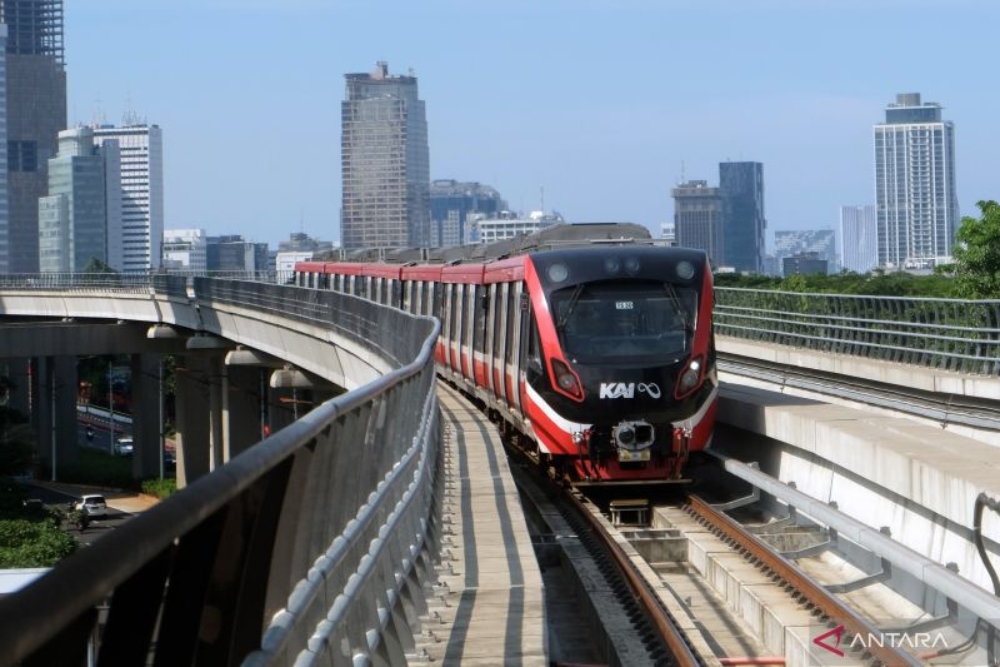 653 Penumpang Dievakuasi Setelah LRT Jabodebek Mengalami Kendala