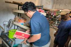 Petugas Sita Ratusan Batang Rokok Ilegal di Pandak dan Imogiri