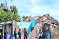 Ratusan Rumah di Cianjur Luluh Lantak Akibat Cuaca Ekstrem