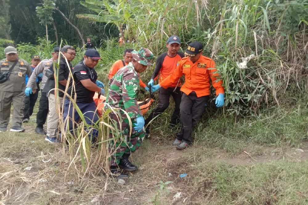 Terjun di Jembatan Drojo Sragen, Jasad Pemuda Ditemukan di Ngawi