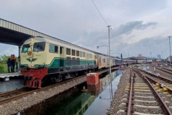 Banjir Stasiun Semarang-Alastua, Lokomotif Diesel Hidrolik Dikerahkan