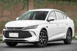 BYD Luncurkan Qin L DM-i, Jarak Tempuh 2.100 Km, Harga Rp216 Jutaan