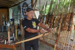 Perajin Jemparingan Kulonprogo Bertahan di Tengah Sepinya Pasar