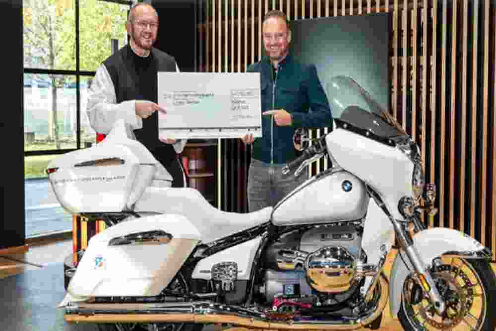 BMW R18 Paus Terjual Rp2,2 Miliar di Lelang Amal