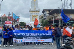 Buruh di DIY Tuntut UMP Naik 50 Persen dan Hapus Sistem Kontrak