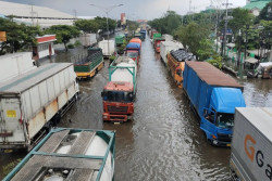 38 Pompa dan 1 Pesawat Dikerahkan untuk Atasi Banjir Semarang-Demak