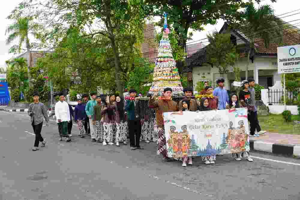 Kirab Budaya dan Lomba Gunungan MAN 1 Bantul di Hari Santri Nasional