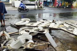 Cuaca Ekstrem di Jogja, 2 Orang Luka Tertimpa Papan Nama Toko