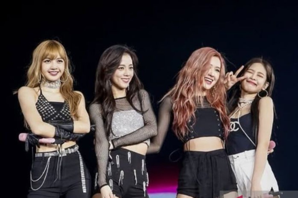 BLACKPINK Buka Konser GBK dengan Euforia dan Kembang Api