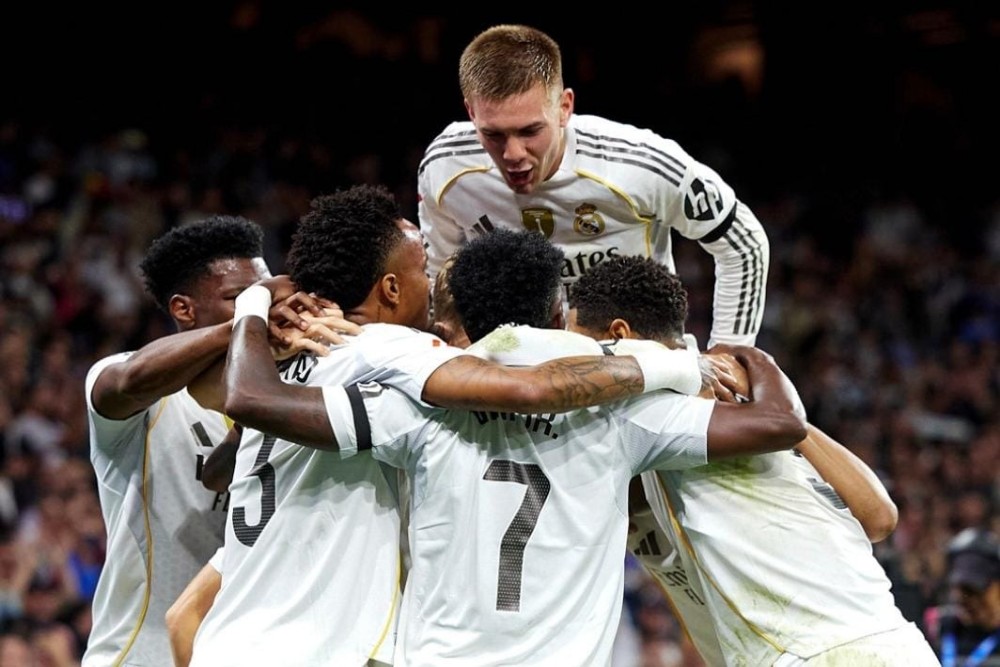 Real Madrid vs Valencia Skor 4-0, Los Blancos Sulit Dikejar Barcelona