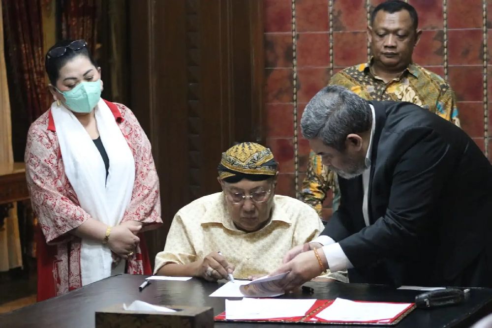 Profil Singkat Raja Solo Paku Buwono XIII yang Wafat Hari Ini