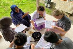 Mahasiswa Asing Ikuti Summer Course FK-KMK UGM di Giriloyo Bantul