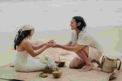 Lamaran Unik Sean Gelael ke Hana Malasan Pakai Batok Kelapa