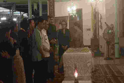 Gibran Melayat Raja Keraton Solo PB XIII