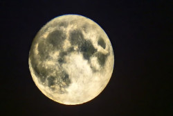 Langit Awal November Akan Dihiasi Supermoon Terbesar 2025