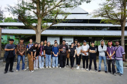 Mahasiswa Arsitektur UKDW Belajar di Situs Pleret dan Pajimatan