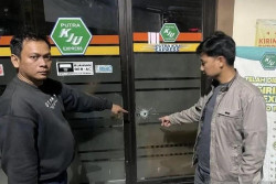 Sebuah Kantor Perusahaan Transportasi Ditembak OTK, Polisi Olah TKP