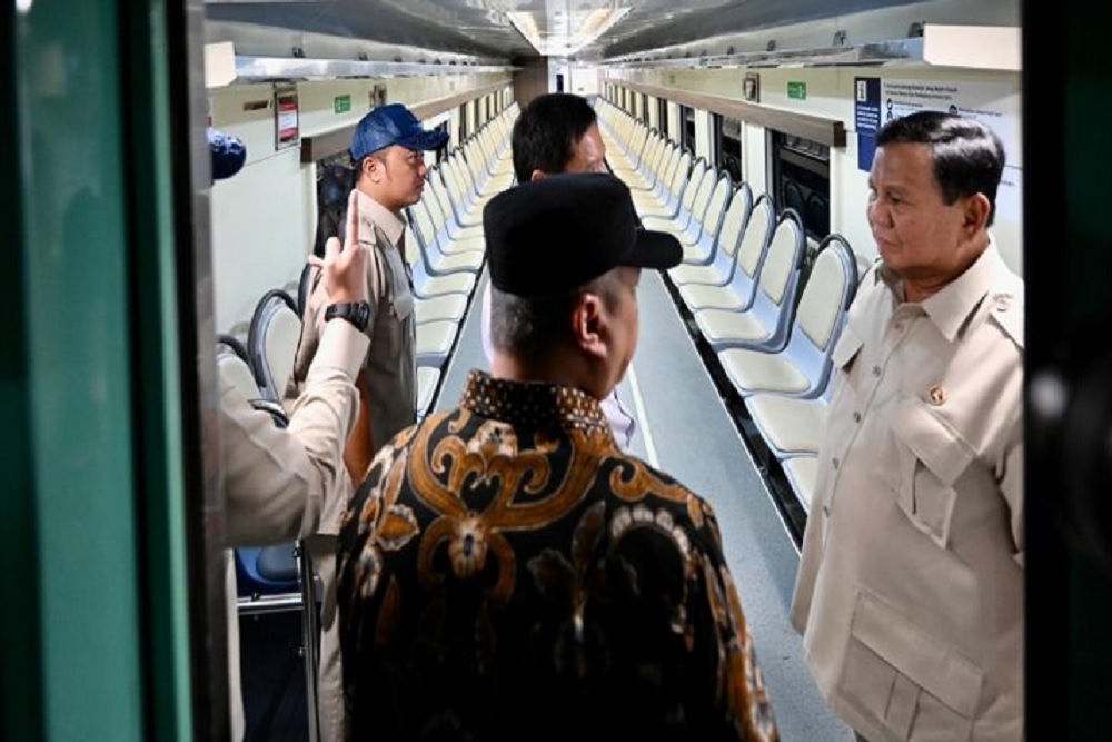Prabowo Minta Pintu Pelintasan Diperbarui Cegah Kecelakaan Kereta Api