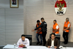 KPK Tahan Gubernur Riau Abdul Wahid hingga 23 November