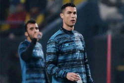 Cristiano Ronaldo Beri Sinyal Pensiun dari Sepak Bola