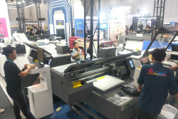 Peralatan Grafika Berteknologi Canggih Dipamerkan di IGE 2025