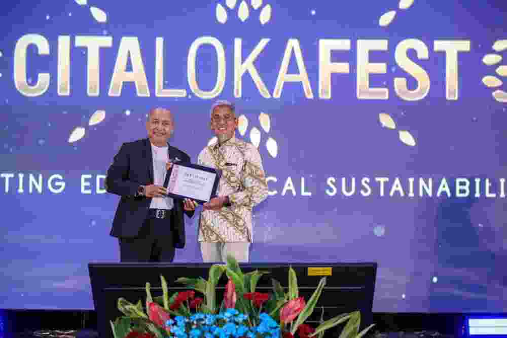 Gubernur Ahmad Luthfi Terima Penghargaan Cita Loka Fest 2025