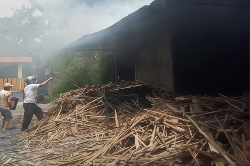 Ruang Oven Kayu Pabrik Furnitur di Bantul Terbakar, Kerugian Rp80 Juta