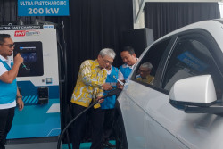 PLN Resmikan SPKLU Center Pertama dan terbesar di Yogyakarta