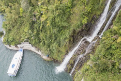 5 Air Terjun Terindah dari Jawa hingga Sumatra, Pesonanya Bikin Takjub