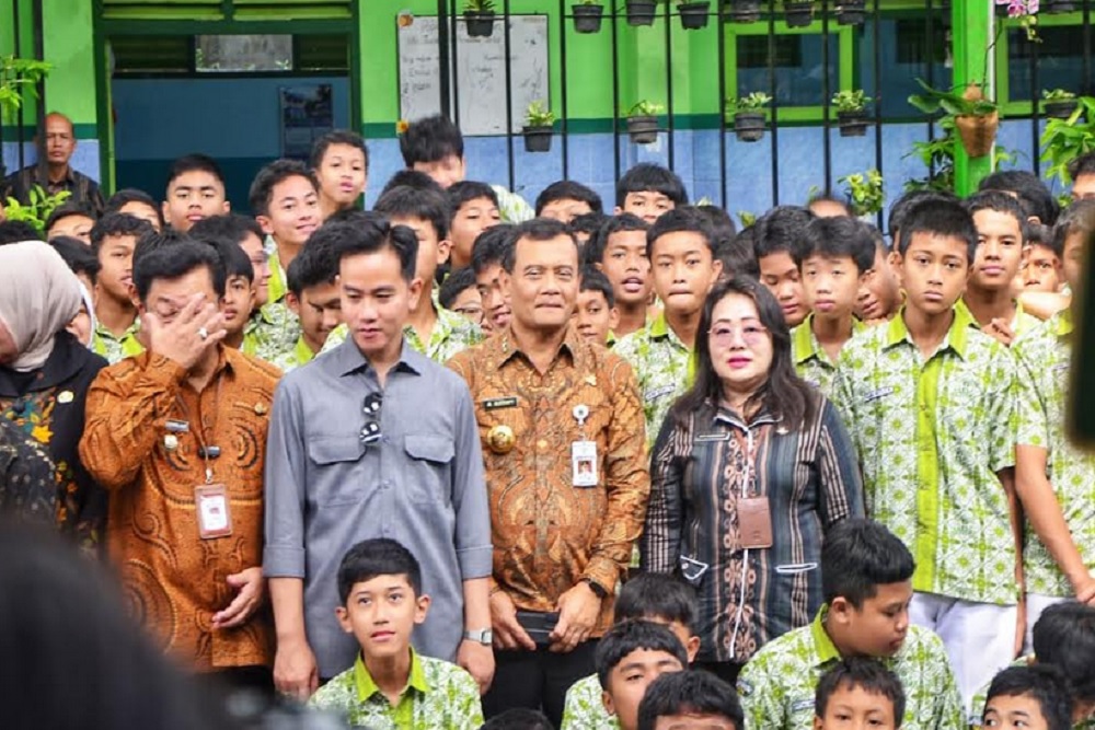Wapres Gibran dan Gubernur Jateng Tinjau MBG di Salatiga