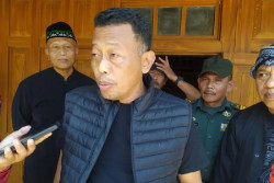 KPK Bawa Bupati Ponorogo dan Enam Orang Lainnya ke Jakarta Sabtu Pagi
