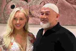 Brittany Porter Gugat Cerai Eks Raja Malaysia, Dinikahi Paksa?