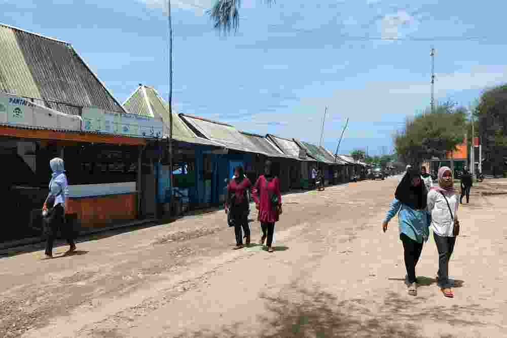 Pedagang Pantai Sepanjang Harus Pindah Awal 2026