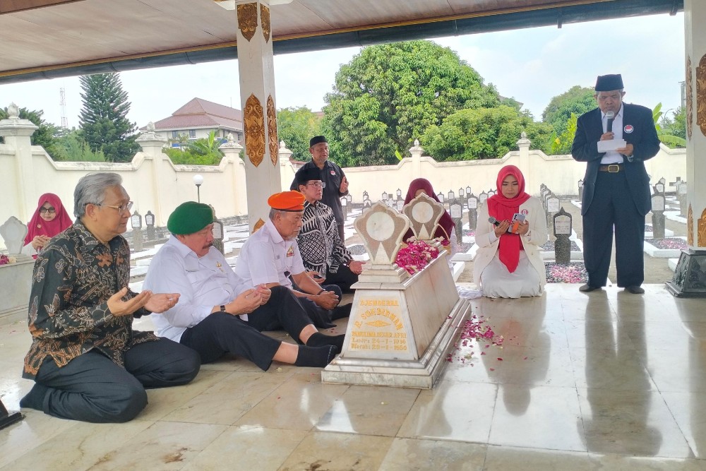 Purnawirawan dan Tokoh Masyarakat Ziarah Makam Jenderal Soedirman