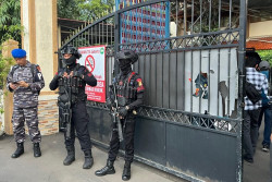 Densus 88 Temukan 7 Peledak Dibawa Terduga Pelaku Peledakan SMAN 72