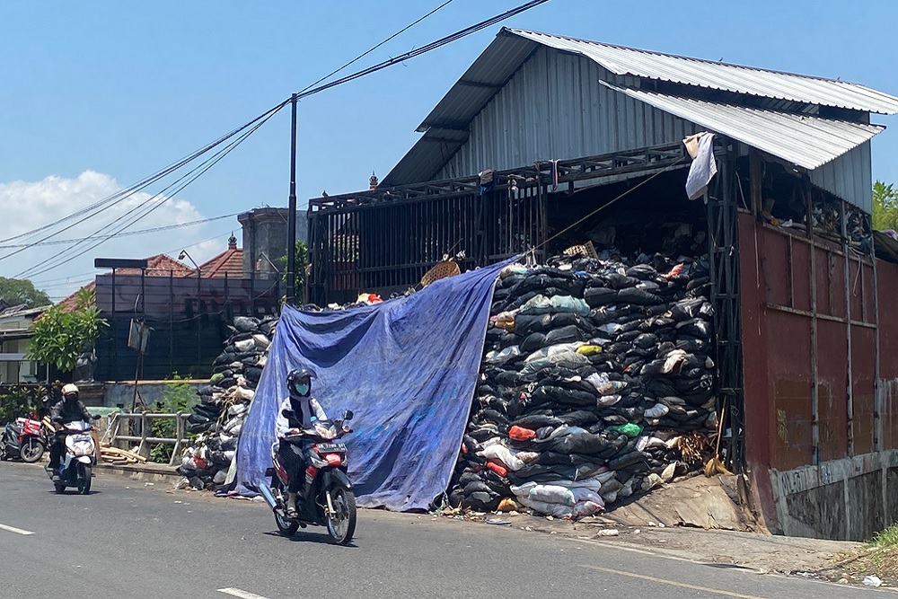 Tumpukan Sampah Argolubang Dua Pekan, Baru Diangkut Hari Ini