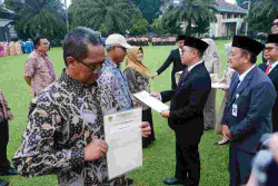 Pemkot Magelang Serahkan Sertifikat Tanah Terdampak Flyover