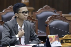 Pemuda Gugat UU Nikah, Ingin Cinta Beda Agama Diakui Negara