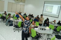 ANTARA Dorong Pewarta Muda Lewat Workshop Fotografi di UGM