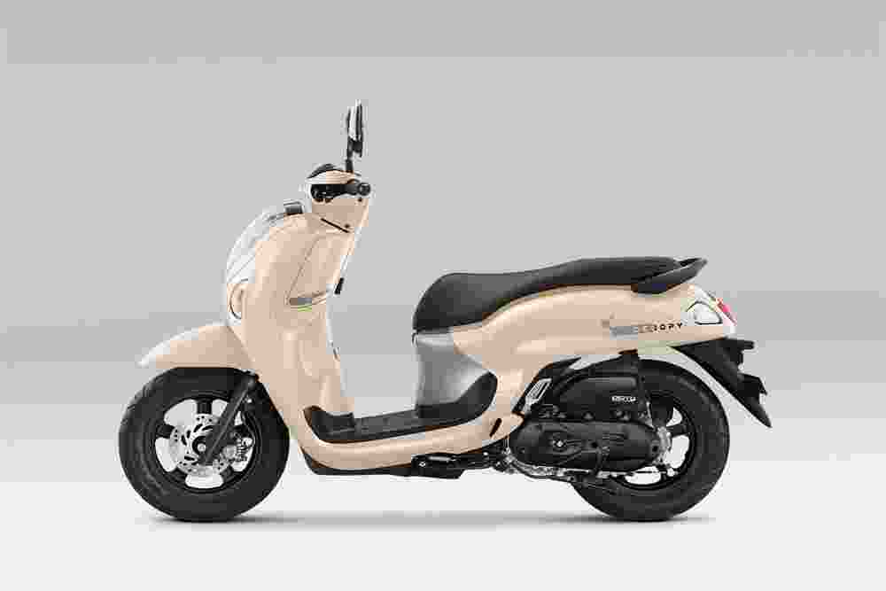 Skutik Retro New Honda Scoopy Kini Makin Stylish