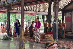 Upacara Jumenengan PB XIV di Keraton Solo Berlangsung Khidmat